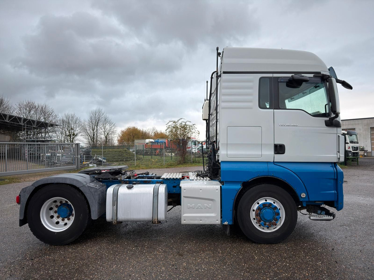 MAN 18.480 4x4 Hydro Drive | Stand-Klima | Kipphydr. - Тягач: фото 5 MAN 18.480 4x4 Hydro Drive | Stand-Klima | Kipphydr. - Тягач: фото 5