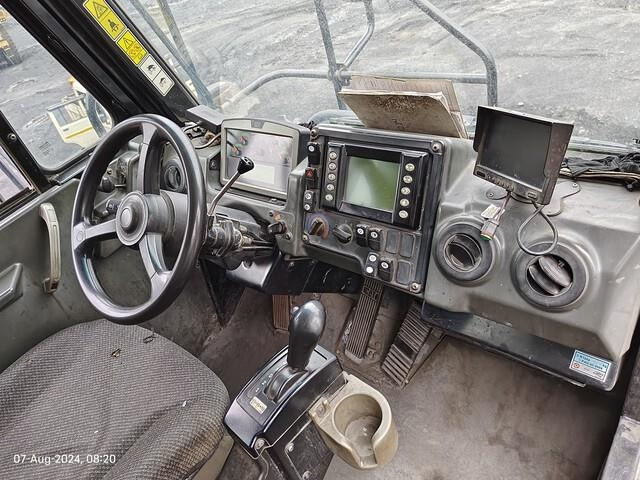 Кар'єрний самоскид CAT 777E: фото 7