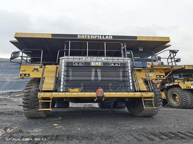 Кар'єрний самоскид CAT 777E: фото 6