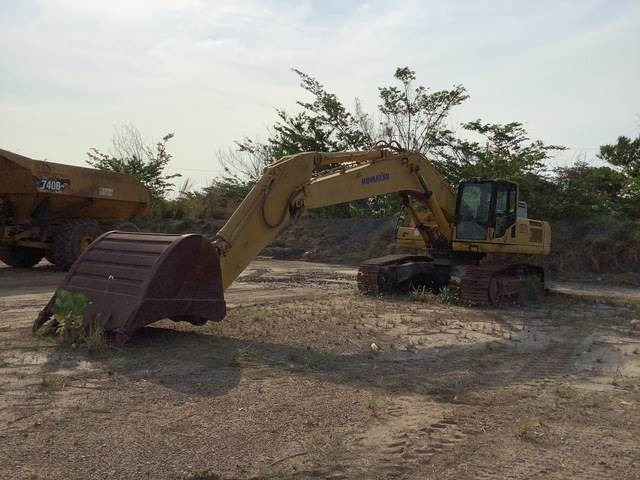 Komatsu PC450-8 - Гусеничний екскаватор: фото 1 Komatsu PC450-8 - Гусеничний екскаватор: фото 1