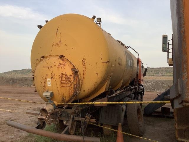 MAN 33.363 - Вантажівка цистерна: фото 3 MAN 33.363 - Вантажівка цистерна: фото 3