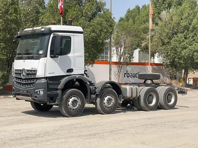 Mercedes-Benz Arocs 4240 - Вантажівка шасі: фото 1 Mercedes-Benz Arocs 4240 - Вантажівка шасі: фото 1