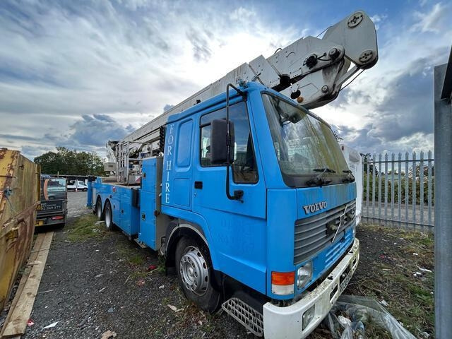 Volvo FL10 - Вантажівка з маніпулятором: фото 4 Volvo FL10 - Вантажівка з маніпулятором: фото 4