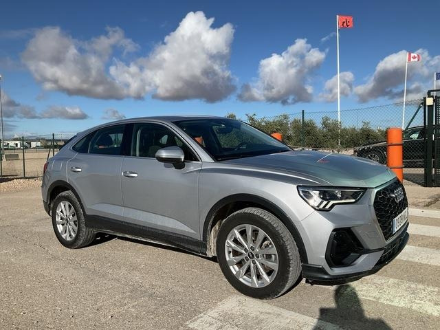 Audi Q3 - Легковий автомобіль: фото 4 Audi Q3 - Легковий автомобіль: фото 4