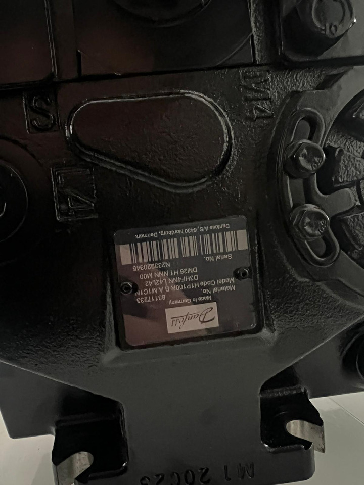 DANFOSS H1P100R B AM1C1ND3HF4NNL42L42 DM26 H1 - Гідронасос в категорії Будівельна техніка: фото 2 DANFOSS H1P100R B AM1C1ND3HF4NNL42L42 DM26 H1 - Гідронасос в категорії Будівельна техніка: фото 2