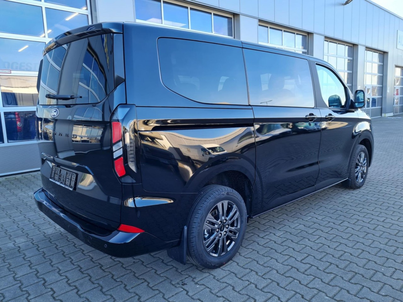 Ford Tourneo Custom 320 L1 AG Titanium X AHK LED NAVI 2X SCHIEBE - Вантажопасажирський фургон: фото 5 Ford Tourneo Custom 320 L1 AG Titanium X AHK LED NAVI 2X SCHIEBE - Вантажопасажирський фургон: фото 5