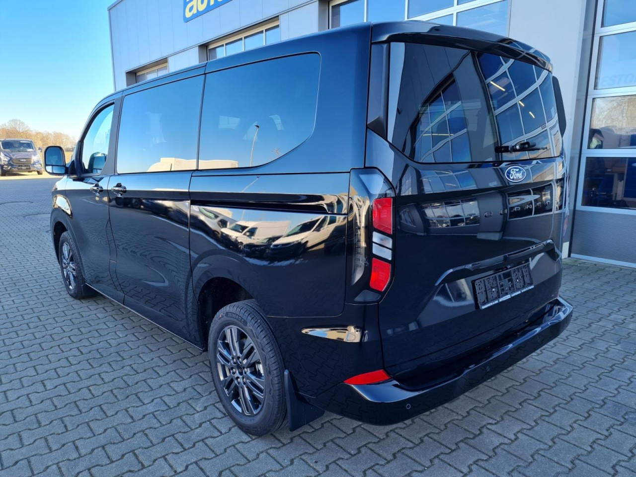 Ford Tourneo Custom 320 L1 AG Titanium X AHK LED NAVI 2X SCHIEBE - Вантажопасажирський фургон: фото 4 Ford Tourneo Custom 320 L1 AG Titanium X AHK LED NAVI 2X SCHIEBE - Вантажопасажирський фургон: фото 4