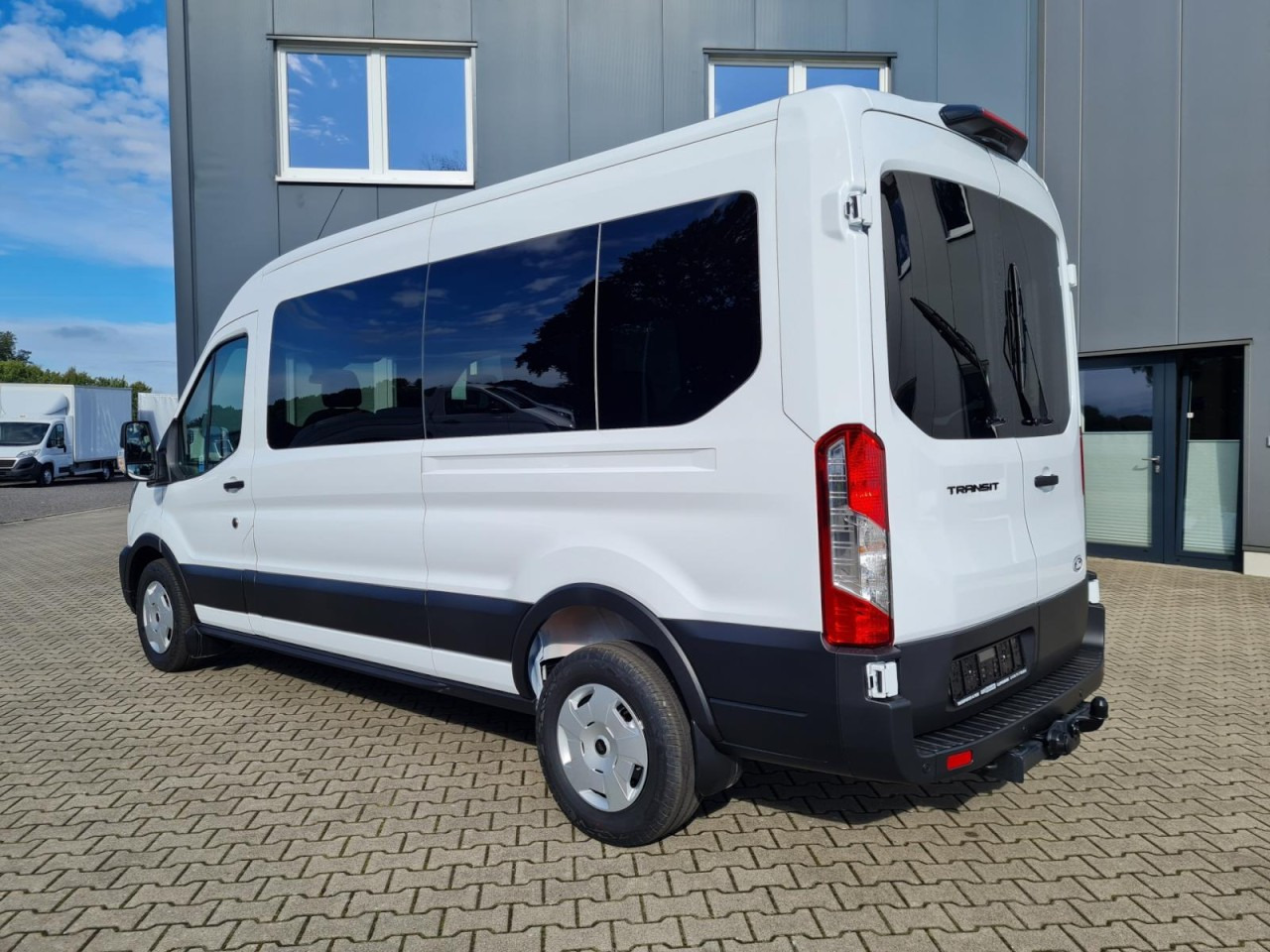 Ford Transit 350 Kombi TDCi L3 H2 Trend 9 Sitzer AHK - Мікроавтобус, Пасажирський фургон: фото 4 Ford Transit 350 Kombi TDCi L3 H2 Trend 9 Sitzer AHK - Мікроавтобус, Пасажирський фургон: фото 4