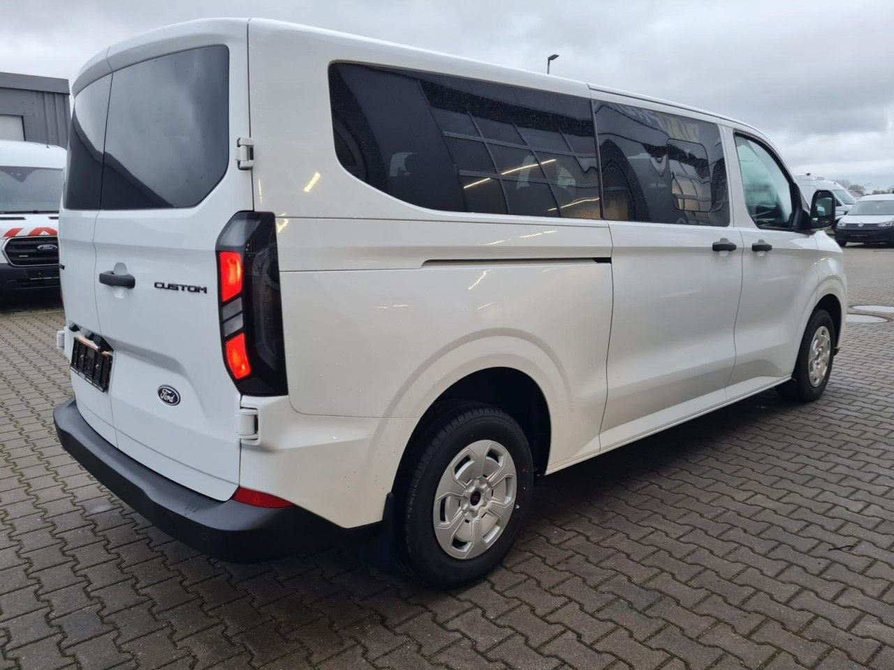 Ford Transit Custom Kombi 320 L2 Trend 9 Sitze KAMERA - Легковий автомобіль: фото 4 Ford Transit Custom Kombi 320 L2 Trend 9 Sitze KAMERA - Легковий автомобіль: фото 4