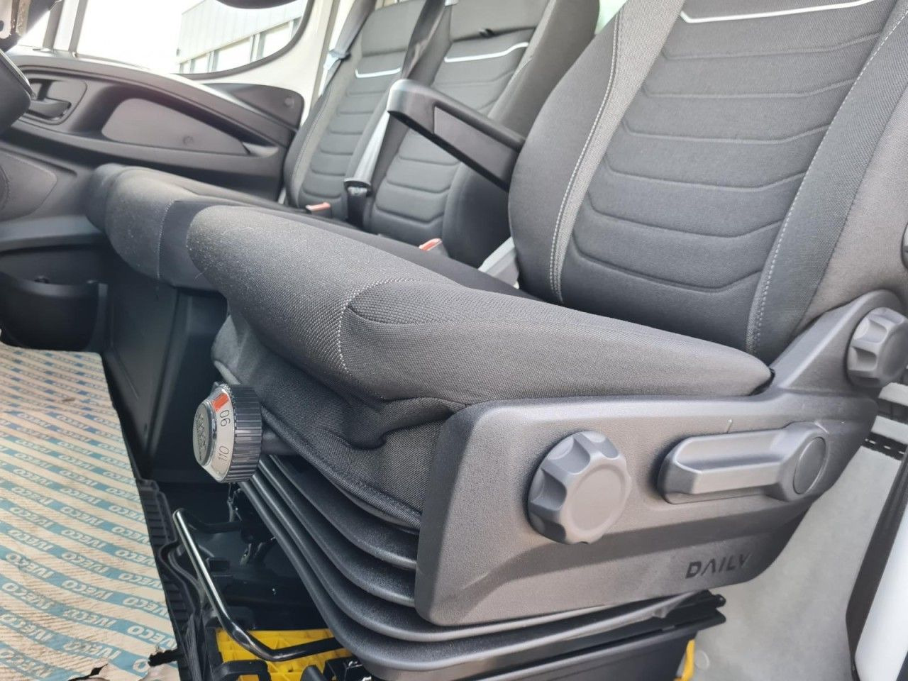 Фургон з закритим кузовом Iveco 35S 18 3.0 Koffer Hi Matic LM KLIMA KAMERA Navig: фото 19