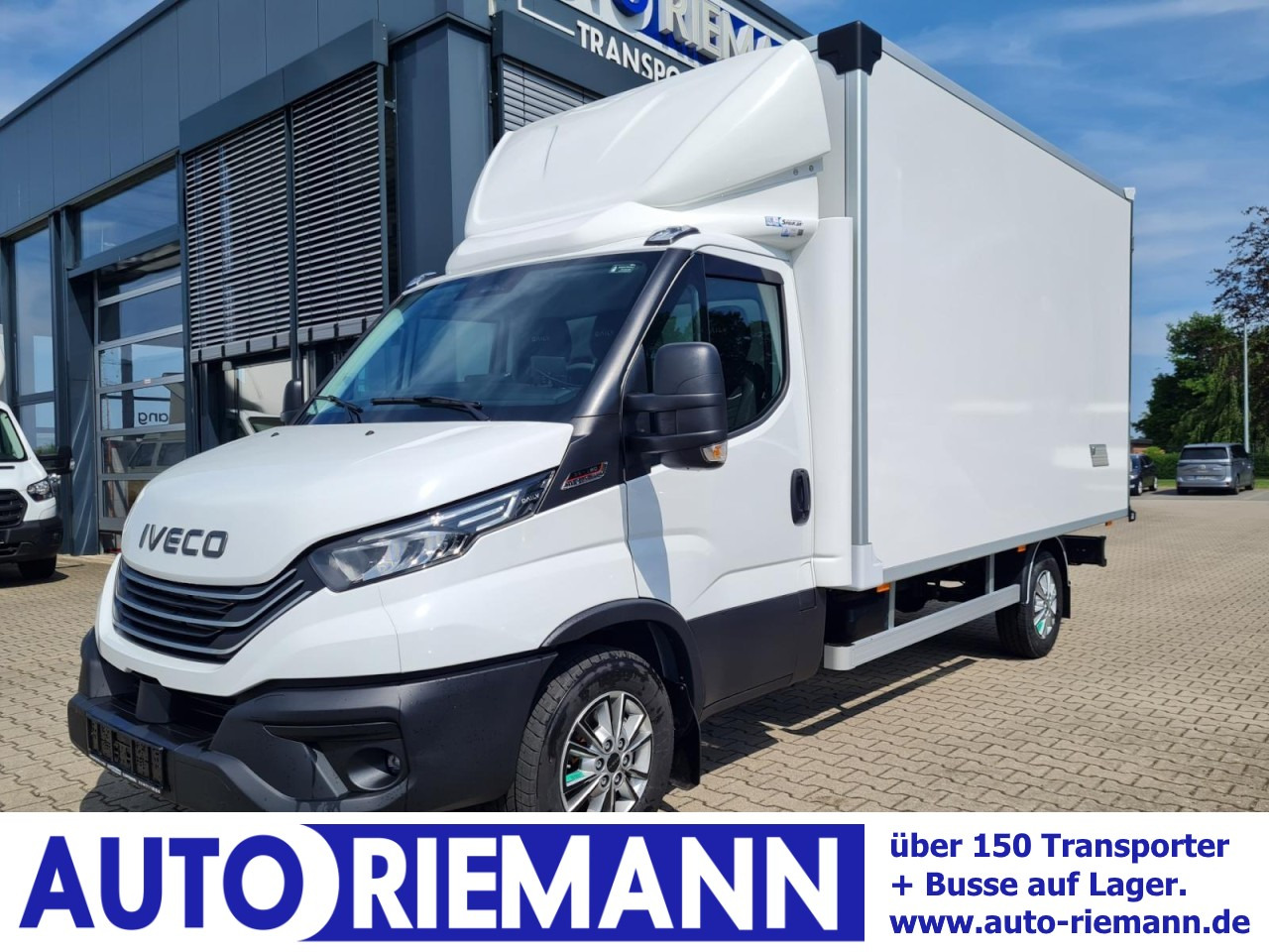 Iveco DAILY 35S18 Koffer Automatik ALU KAMERA NAVI TEMPOMAT - Фургон з закритим кузовом: фото 1 Iveco DAILY 35S18 Koffer Automatik ALU KAMERA NAVI TEMPOMAT - Фургон з закритим кузовом: фото 1