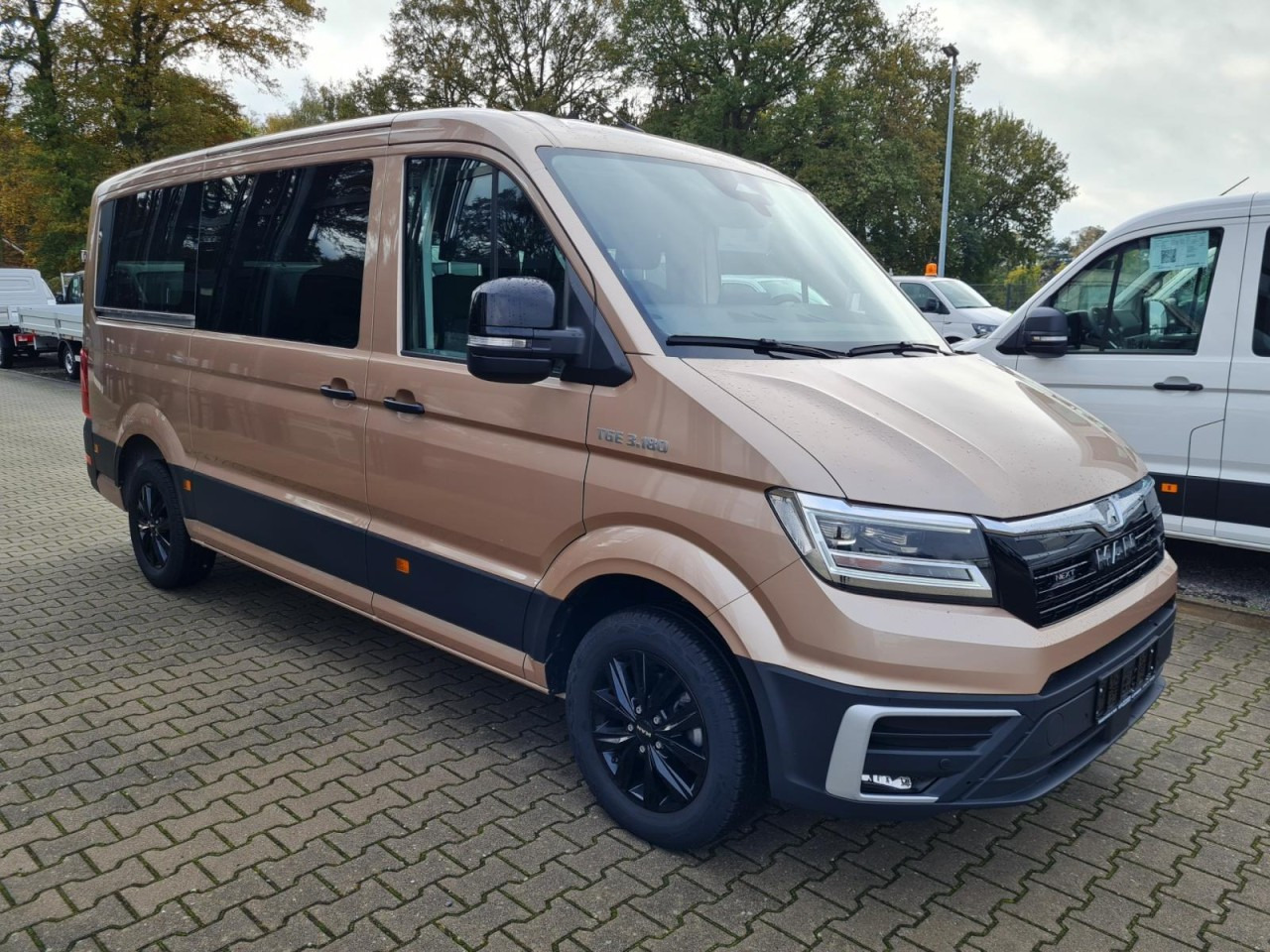 MAN Man TGE 3.180 TDi Kombi 9 Sitze ALU KAMERA LED LEDER Sonderumbau - Мікроавтобус, Пасажирський фургон: фото 3 MAN Man TGE 3.180 TDi Kombi 9 Sitze ALU KAMERA LED LEDER Sonderumbau - Мікроавтобус, Пасажирський фургон: фото 3