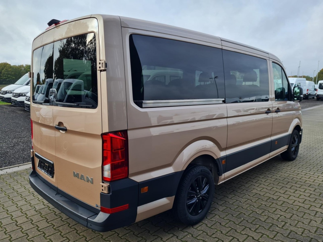 MAN Man TGE 3.180 TDi Kombi 9 Sitze ALU KAMERA LED LEDER Sonderumbau - Мікроавтобус, Пасажирський фургон: фото 4 MAN Man TGE 3.180 TDi Kombi 9 Sitze ALU KAMERA LED LEDER Sonderumbau - Мікроавтобус, Пасажирський фургон: фото 4
