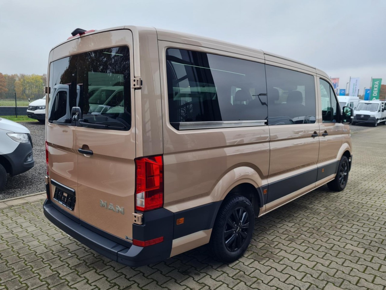 Man TGE 3.180 TDi Kombi 9 Sitze ALU KAMERA LED LEDER Sonderumbau - Мікроавтобус, Пасажирський фургон: фото 4 Man TGE 3.180 TDi Kombi 9 Sitze ALU KAMERA LED LEDER Sonderumbau - Мікроавтобус, Пасажирський фургон: фото 4