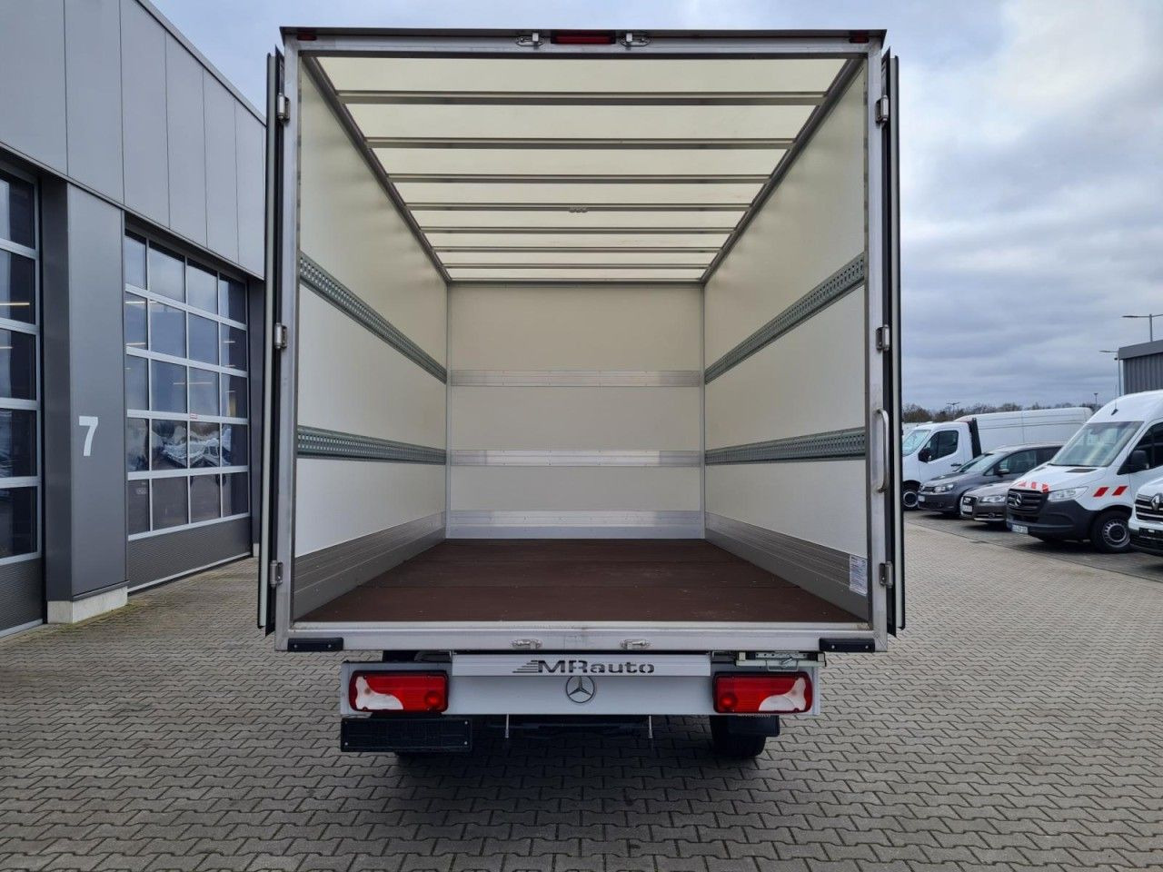 Mercedes-Benz Sprinter 315 CDi Koffer lang MBux Klima - Фургон з закритим кузовом: фото 5 Mercedes-Benz Sprinter 315 CDi Koffer lang MBux Klima - Фургон з закритим кузовом: фото 5