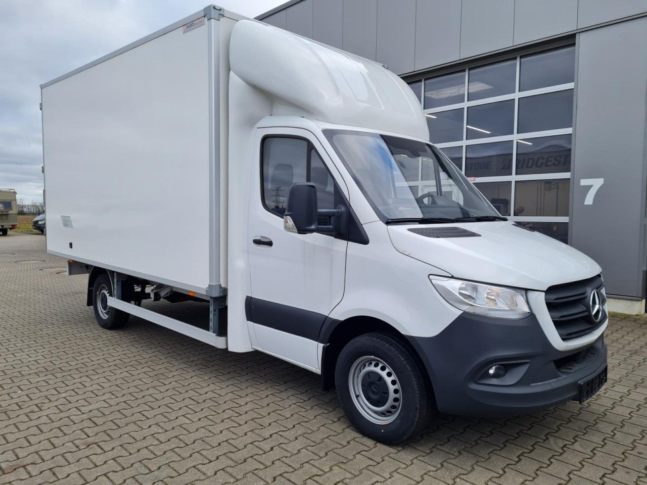 Mercedes-Benz Sprinter 315 Koffer lang MBux KLIMA NAVI TEMPOMA - Фургон з закритим кузовом: фото 3 Mercedes-Benz Sprinter 315 Koffer lang MBux KLIMA NAVI TEMPOMA - Фургон з закритим кузовом: фото 3