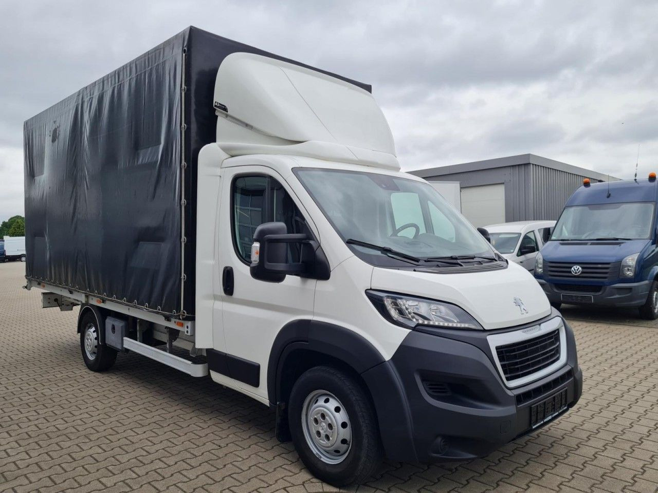 Peugeot Boxer 3,5t Pritsche Plane 2.2 HDi L4 435 - Тентований фургон: фото 3 Peugeot Boxer 3,5t Pritsche Plane 2.2 HDi L4 435 - Тентований фургон: фото 3