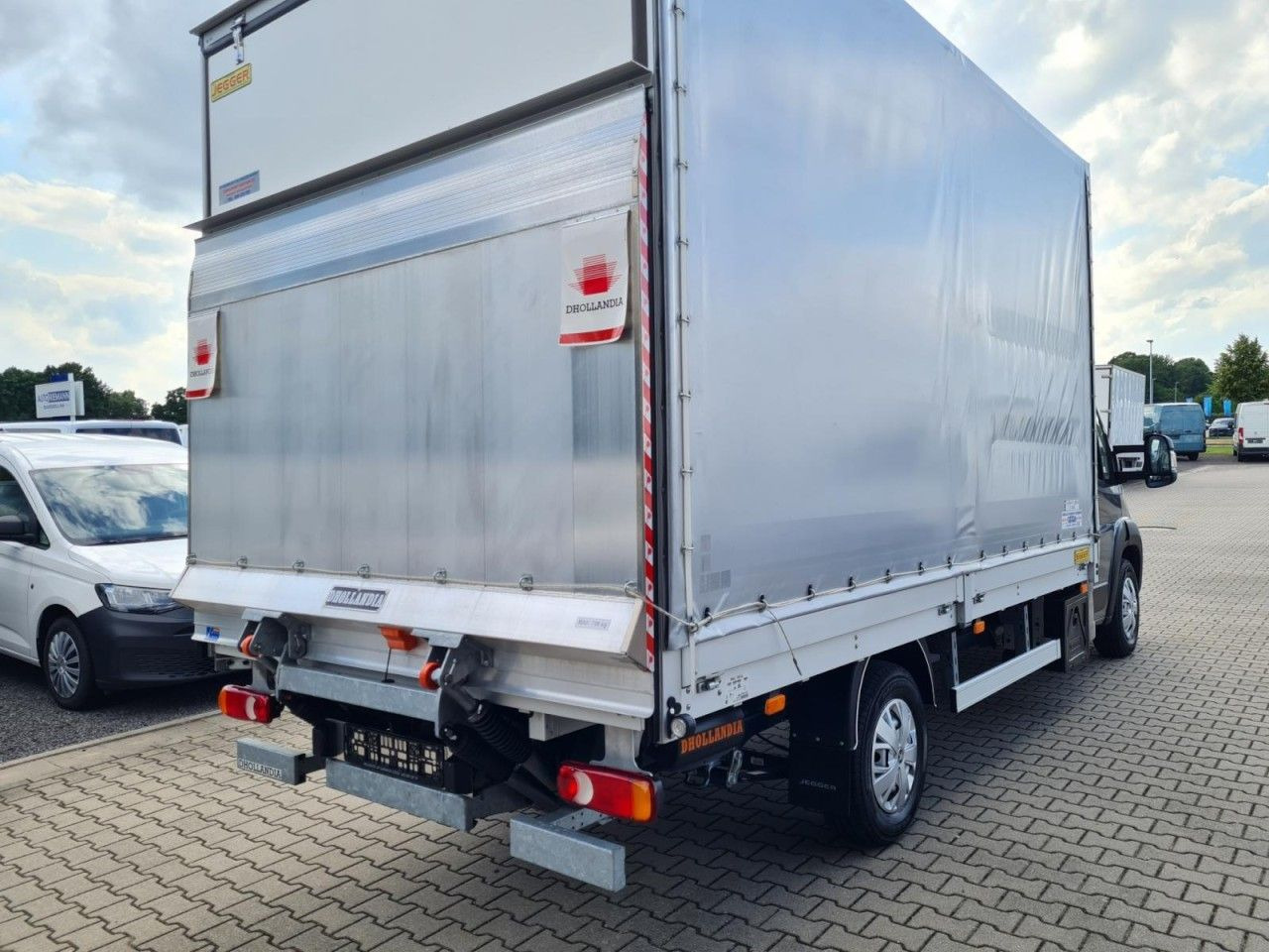 Peugeot Boxer Pritsche Schiebe Plane 2.2 HDi LBW - Тентований фургон: фото 4 Peugeot Boxer Pritsche Schiebe Plane 2.2 HDi LBW - Тентований фургон: фото 4