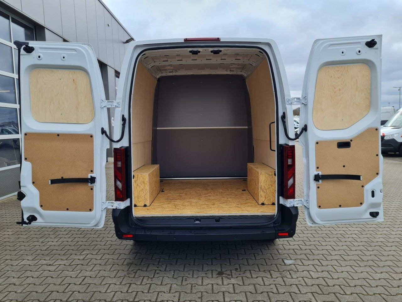 Суцільнометалевий фургон, Вантажопасажирський фургон Renault Master 3,5t Kasten Doka dCi 130 L3H2: фото 7