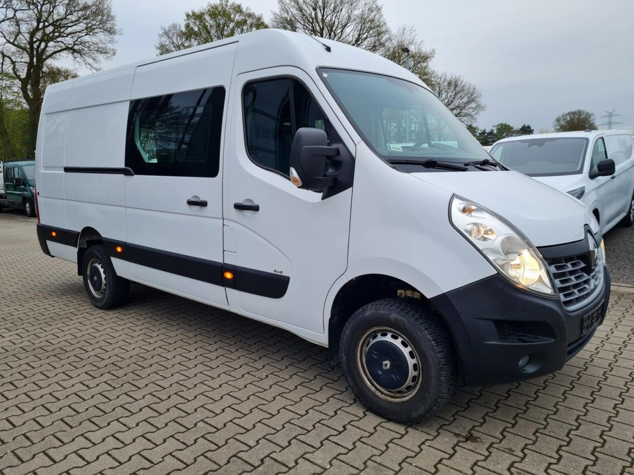Renault Master 35 Kasten LR Doka 6-Sitze 4x4 Allrad AHK - Суцільнометалевий фургон, Вантажопасажирський фургон: фото 3 Renault Master 35 Kasten LR Doka 6-Sitze 4x4 Allrad AHK - Суцільнометалевий фургон, Вантажопасажирський фургон: фото 3