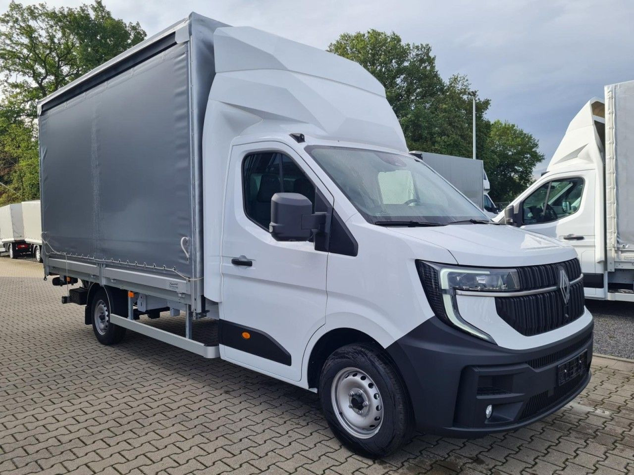 Renault Master Pritsche Schiebe Plane LBW Luftfederung - Тентований фургон: фото 3 Renault Master Pritsche Schiebe Plane LBW Luftfederung - Тентований фургон: фото 3
