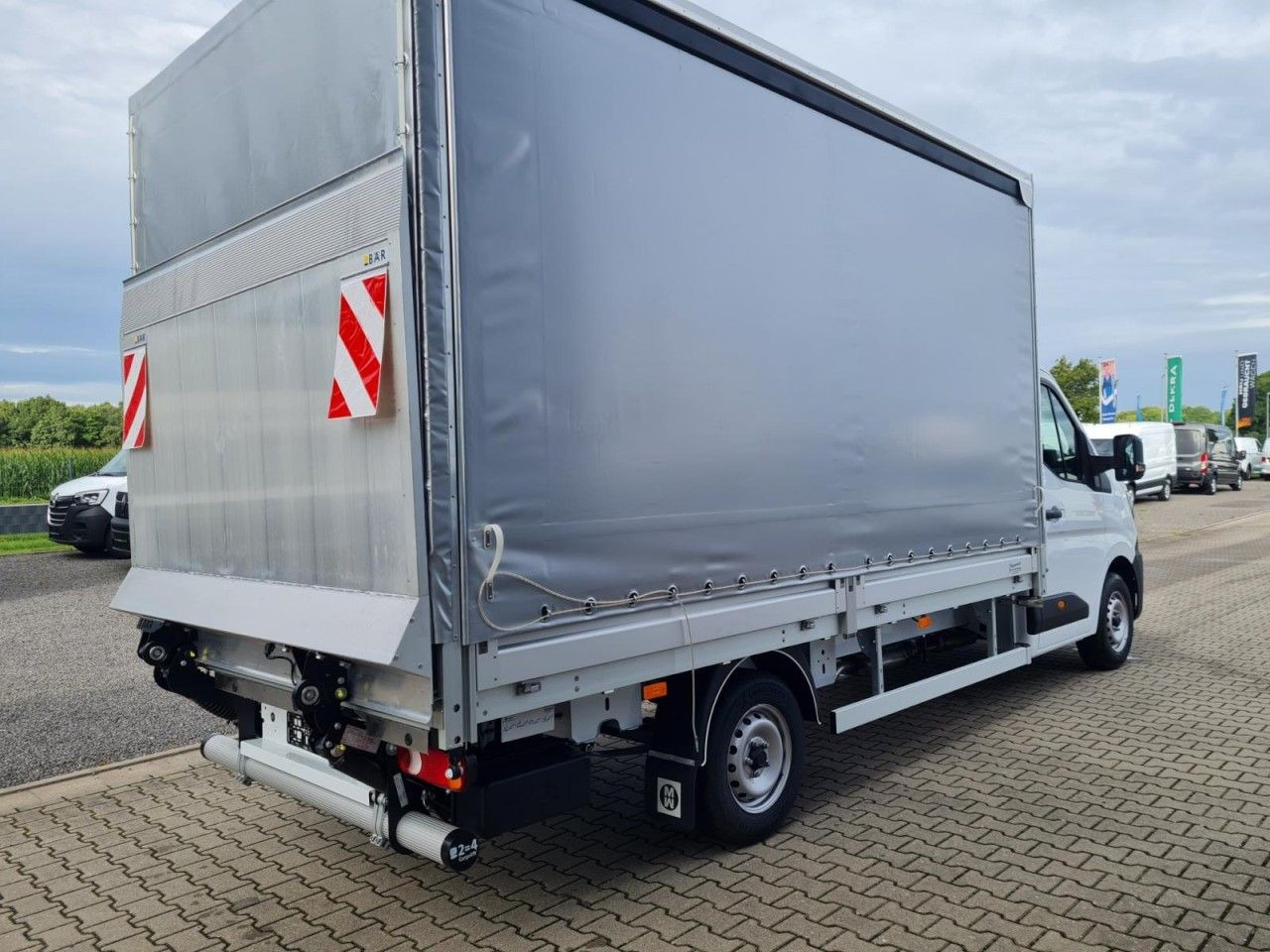 Renault Master Pritsche Schiebe Plane LBW Luftfederung - Тентований фургон: фото 5 Renault Master Pritsche Schiebe Plane LBW Luftfederung - Тентований фургон: фото 5