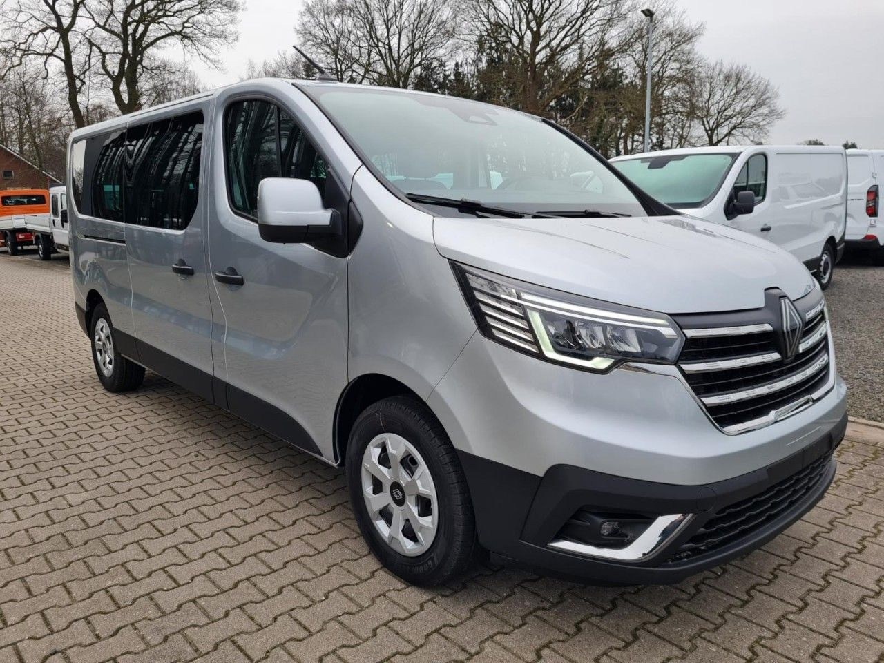 Renault Trafic Kombi 9-Sitze L2 Grand Equilibre KLIMA TE - Універсал: фото 3 Renault Trafic Kombi 9-Sitze L2 Grand Equilibre KLIMA TE - Універсал: фото 3