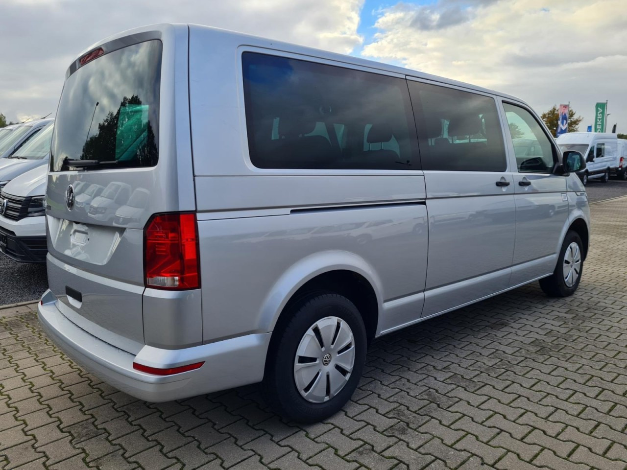 VW Volkswagen T6.1 Caravelle TDI lang 9 Sitzer 2 Schiebetüren Trendl. - Мікроавтобус, Пасажирський фургон: фото 4 VW Volkswagen T6.1 Caravelle TDI lang 9 Sitzer 2 Schiebetüren Trendl. - Мікроавтобус, Пасажирський фургон: фото 4