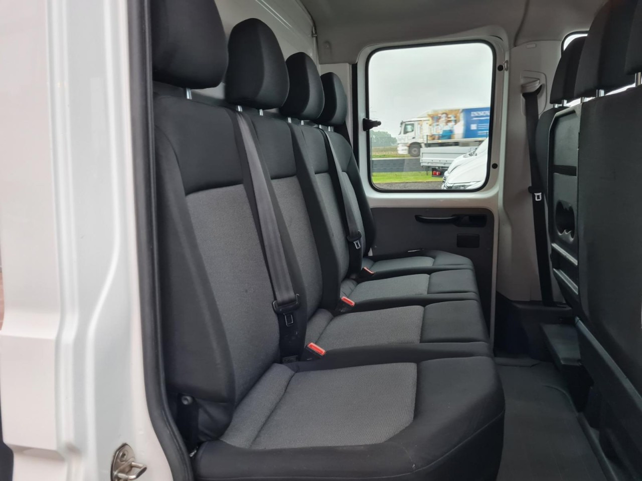 Volkswagen Crafter 35 Doka MR Pritsche AHK Klima 7 Sitzer - Легка бортова вантажівка, Вантажопасажирський фургон: фото 4 Volkswagen Crafter 35 Doka MR Pritsche AHK Klima 7 Sitzer - Легка бортова вантажівка, Вантажопасажирський фургон: фото 4