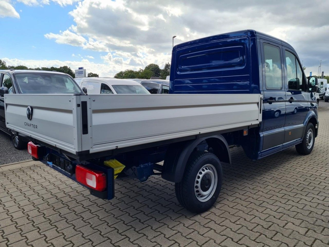 Volkswagen Crafter 35 Doka TDI MR KLIMA TEMPOMAT Navi App - Легка бортова вантажівка, Вантажопасажирський фургон: фото 4 Volkswagen Crafter 35 Doka TDI MR KLIMA TEMPOMAT Navi App - Легка бортова вантажівка, Вантажопасажирський фургон: фото 4