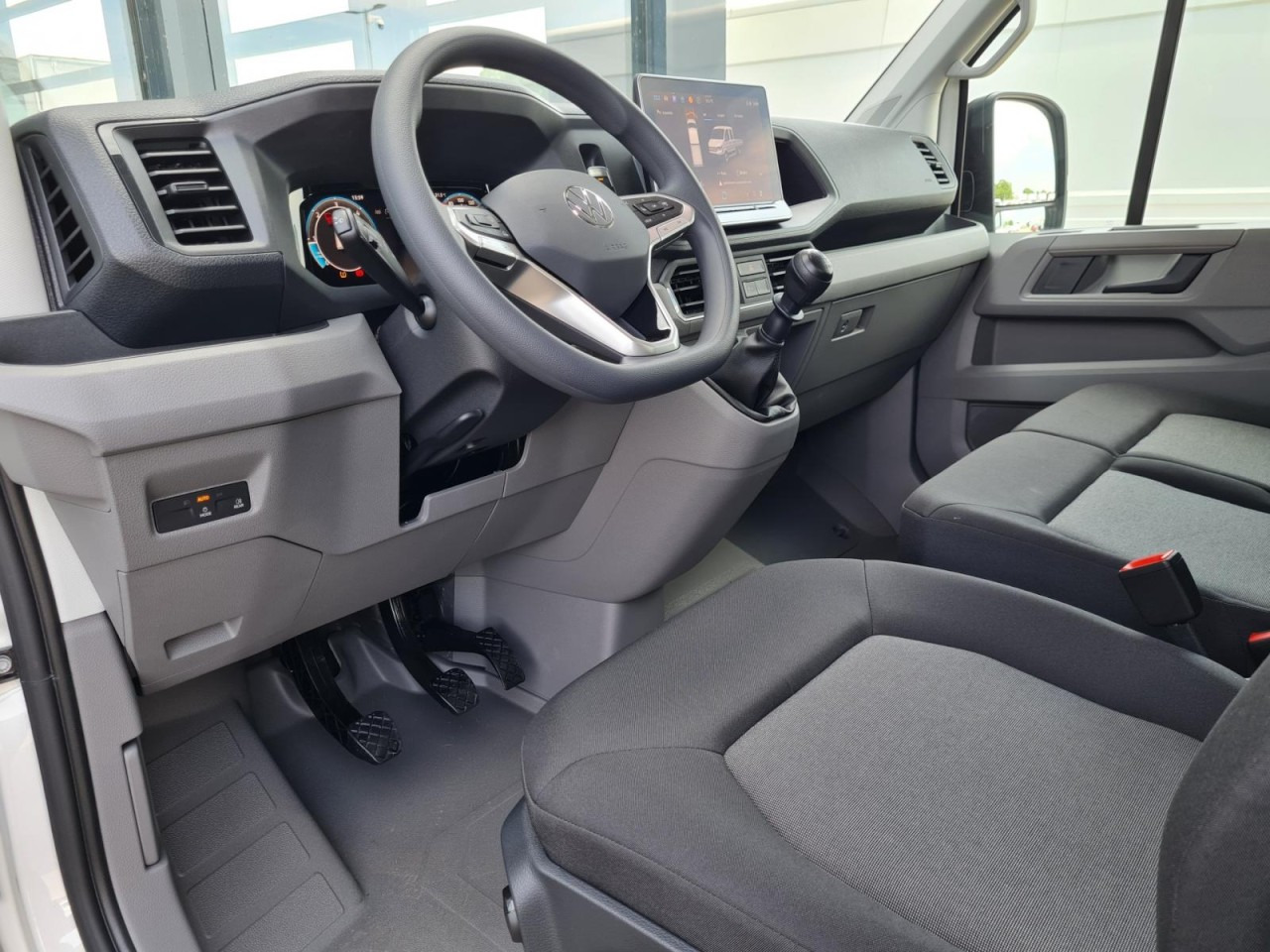 Volkswagen Crafter 35 Doka TDI MR LED KLIMA - Легка бортова вантажівка, Вантажопасажирський фургон: фото 4 Volkswagen Crafter 35 Doka TDI MR LED KLIMA - Легка бортова вантажівка, Вантажопасажирський фургон: фото 4