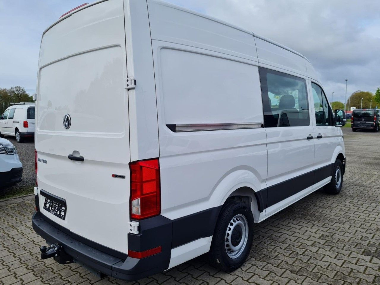 Volkswagen Crafter 35 Kasten PLUS MIXTO DOKA 4motion L3H3 - Суцільнометалевий фургон, Вантажопасажирський фургон: фото 4 Volkswagen Crafter 35 Kasten PLUS MIXTO DOKA 4motion L3H3 - Суцільнометалевий фургон, Вантажопасажирський фургон: фото 4