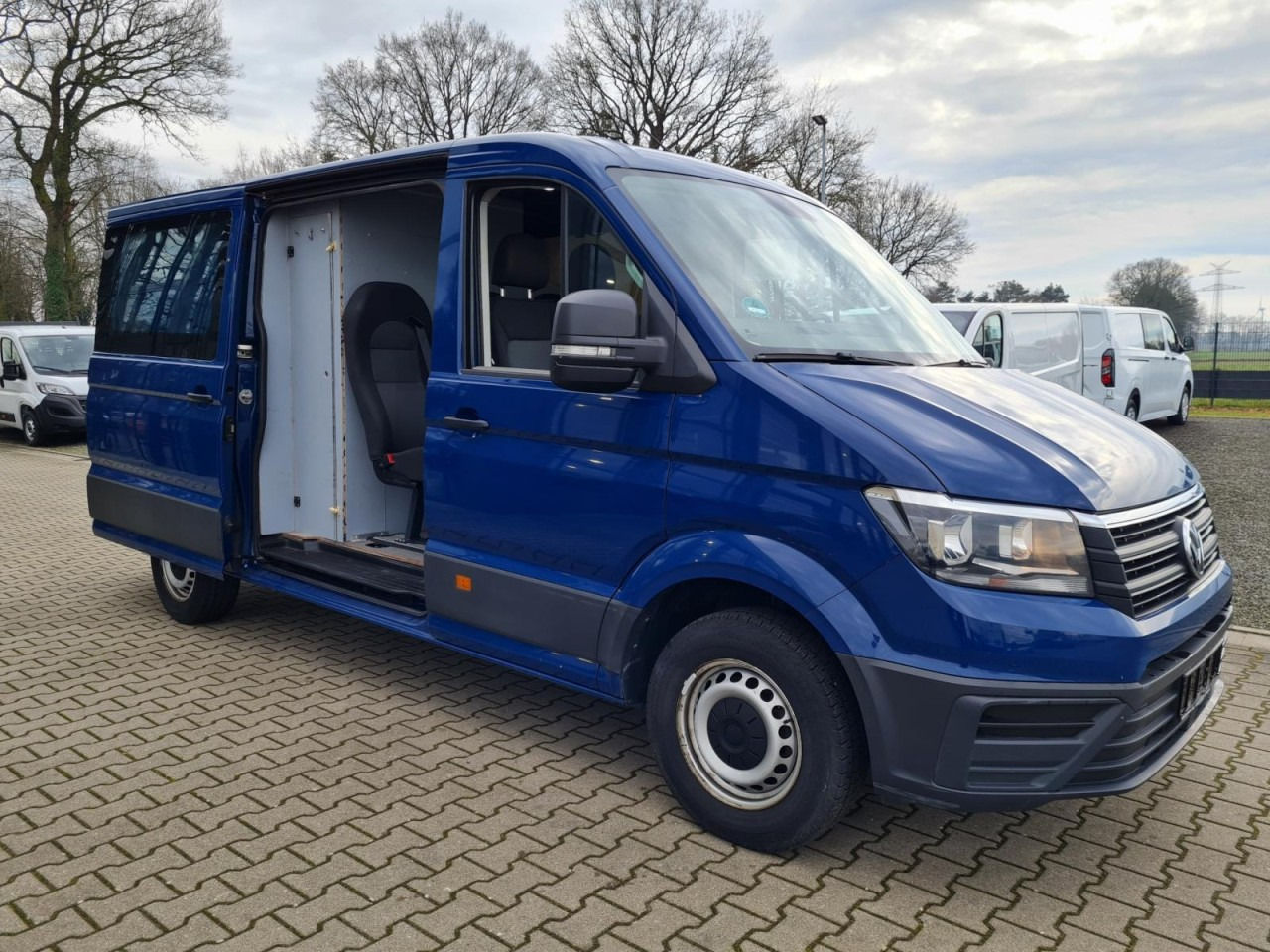 Volkswagen Crafter 35 Kasten Plus Doka mixto NAVI AHK 6 Sitzer - Суцільнометалевий фургон, Вантажопасажирський фургон: фото 4 Volkswagen Crafter 35 Kasten Plus Doka mixto NAVI AHK 6 Sitzer - Суцільнометалевий фургон, Вантажопасажирський фургон: фото 4