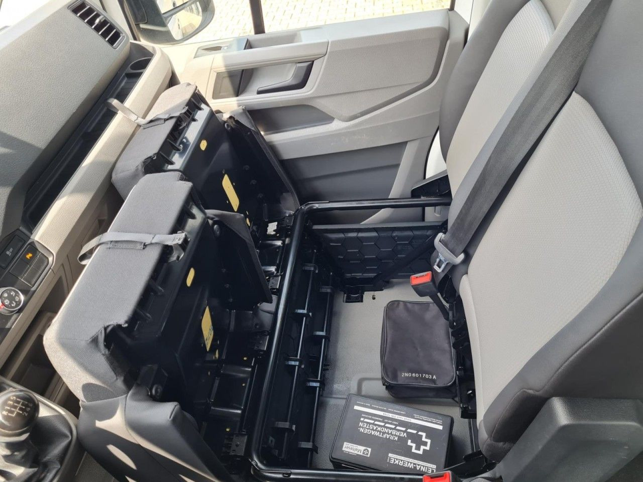 Суцільнометалевий фургон, Вантажопасажирський фургон Volkswagen Crafter 35 Kasten Plus Doka mixto TDI L2H2 AHK: фото 22