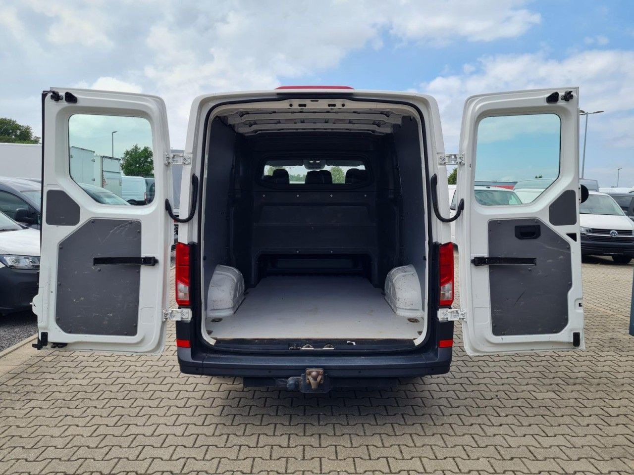 Суцільнометалевий фургон, Вантажопасажирський фургон Volkswagen Crafter 35 Kasten Plus Doka mixto TDI L2H2 AHK: фото 18