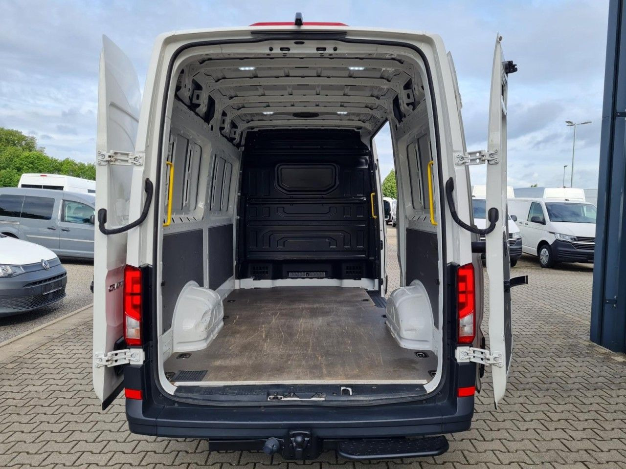 Volkswagen Crafter 35 Kasten TDI MR KLIMA KAMERA AUTOMATIK - Суцільнометалевий фургон: фото 5 Volkswagen Crafter 35 Kasten TDI MR KLIMA KAMERA AUTOMATIK - Суцільнометалевий фургон: фото 5