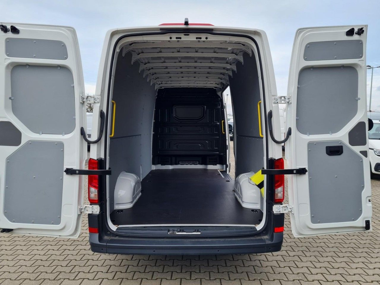 Volkswagen Crafter 35 Kasten lang L4H2 KLIMA NAVI_APP HOLZB - Суцільнометалевий фургон: фото 5 Volkswagen Crafter 35 Kasten lang L4H2 KLIMA NAVI_APP HOLZB - Суцільнометалевий фургон: фото 5
