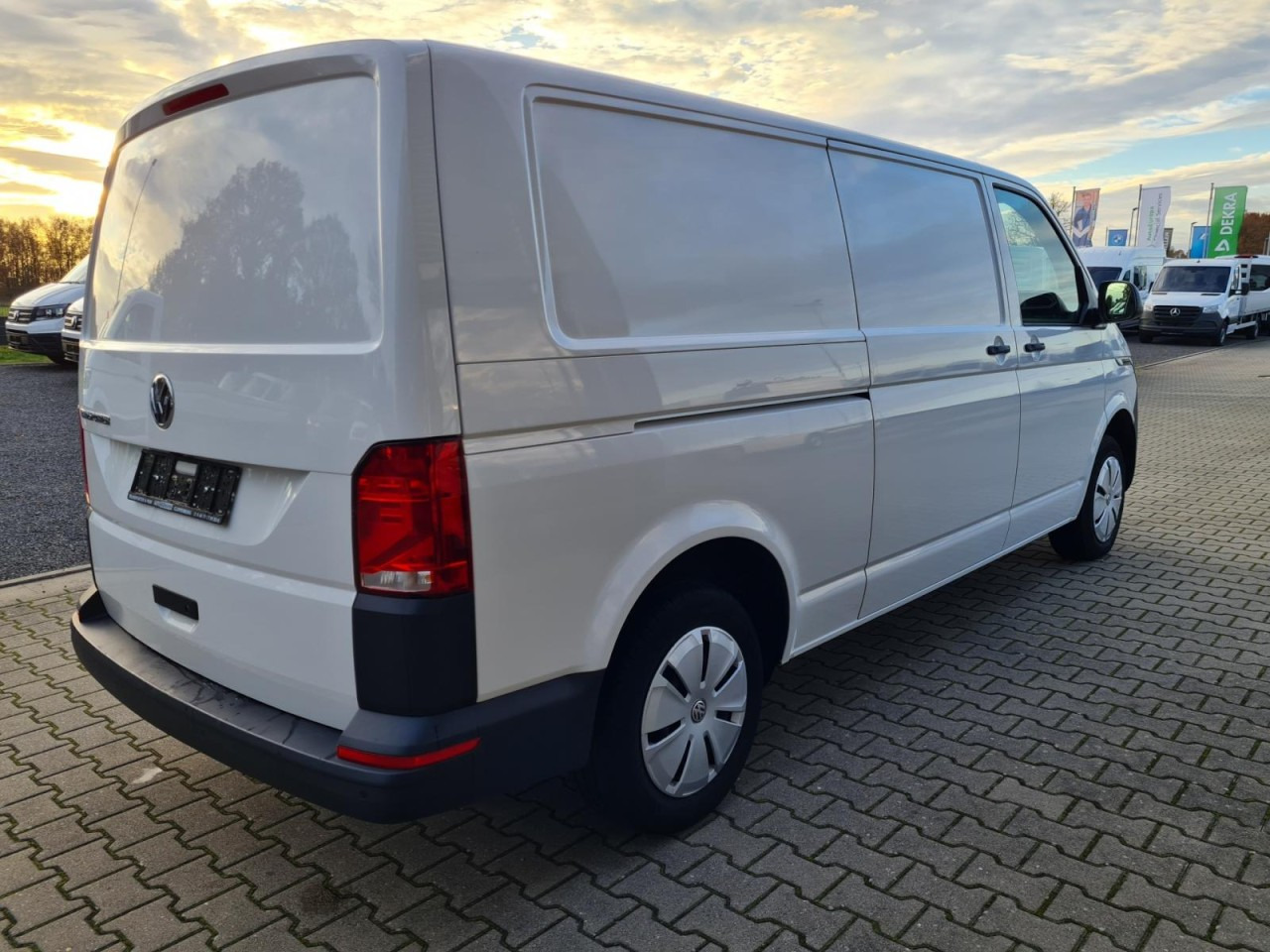 Volkswagen T6.1 Kasten TDI lang L2 DSG KLIMA KAMERA PDC - Легковий фургон: фото 4 Volkswagen T6.1 Kasten TDI lang L2 DSG KLIMA KAMERA PDC - Легковий фургон: фото 4
