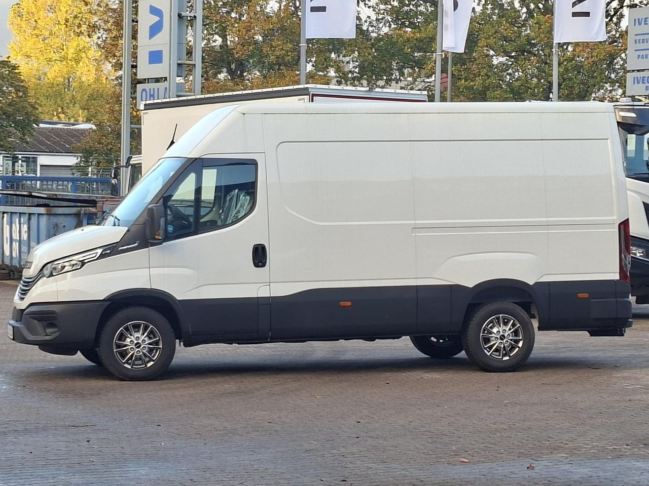 Iveco 35S18HA8V *AHK*RADIO*KAMERA*KLIMA* - Суцільнометалевий фургон: фото 2 Iveco 35S18HA8V *AHK*RADIO*KAMERA*KLIMA* - Суцільнометалевий фургон: фото 2