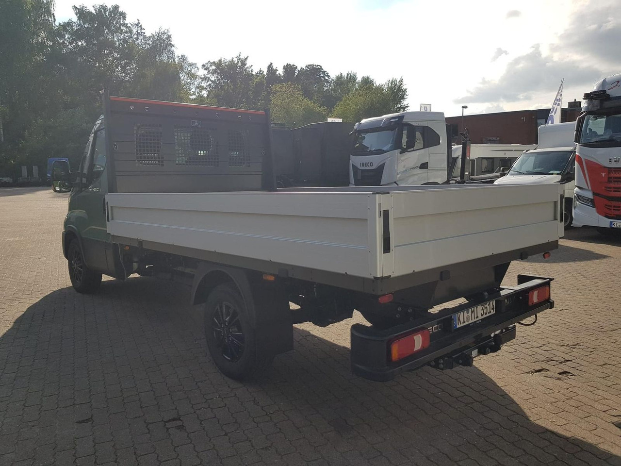 Iveco Daily 35S14HA8 Pritsche AHK 100 kW (136 PS),... - Легка бортова вантажівка: фото 3 Iveco Daily 35S14HA8 Pritsche AHK 100 kW (136 PS),... - Легка бортова вантажівка: фото 3