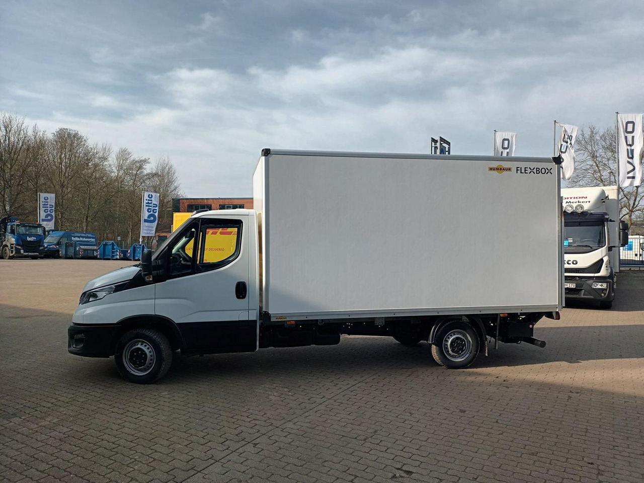 Iveco Daily 35S14HE Koffer LBW, Rückfahrkamera 2x a... - Фургон з закритим кузовом: фото 2 Iveco Daily 35S14HE Koffer LBW, Rückfahrkamera 2x a... - Фургон з закритим кузовом: фото 2