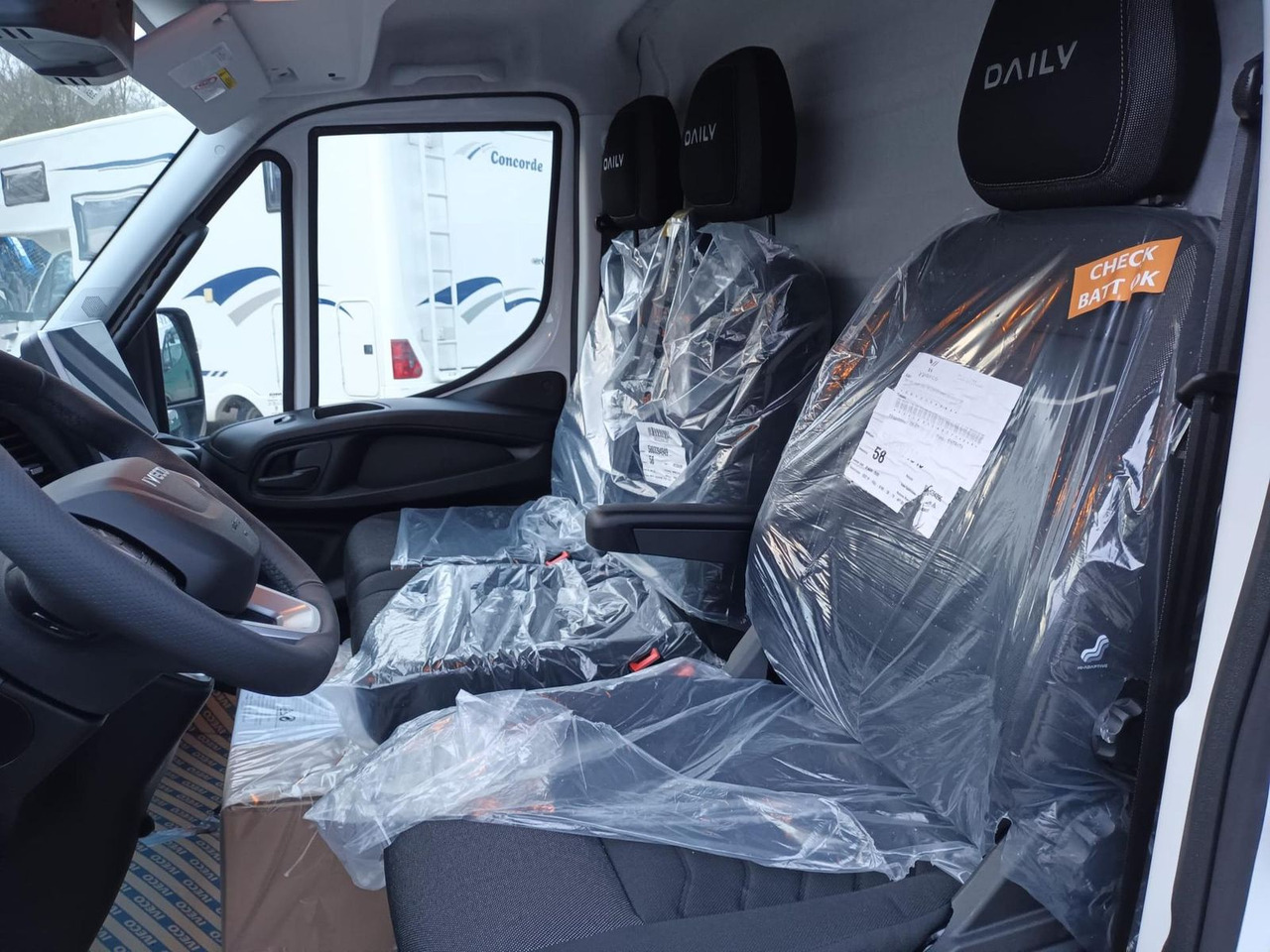 Суцільнометалевий фургон Iveco Daily 35S18HA8V 4100 KLIMA*AHK*RÜCKFAHRKAMERA...: фото 10 Суцільнометалевий фургон Iveco Daily 35S18HA8V 4100 KLIMA*AHK*RÜCKFAHRKAMERA...: фото 10
