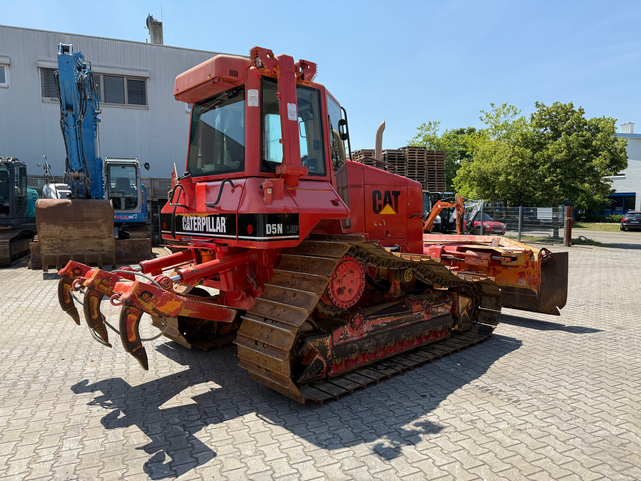 CATERPILLAR D5N FTC LGP Raupe mit 6-Wege + Heckaufreißer - Бульдозер: фото 4 CATERPILLAR D5N FTC LGP Raupe mit 6-Wege + Heckaufreißer - Бульдозер: фото 4