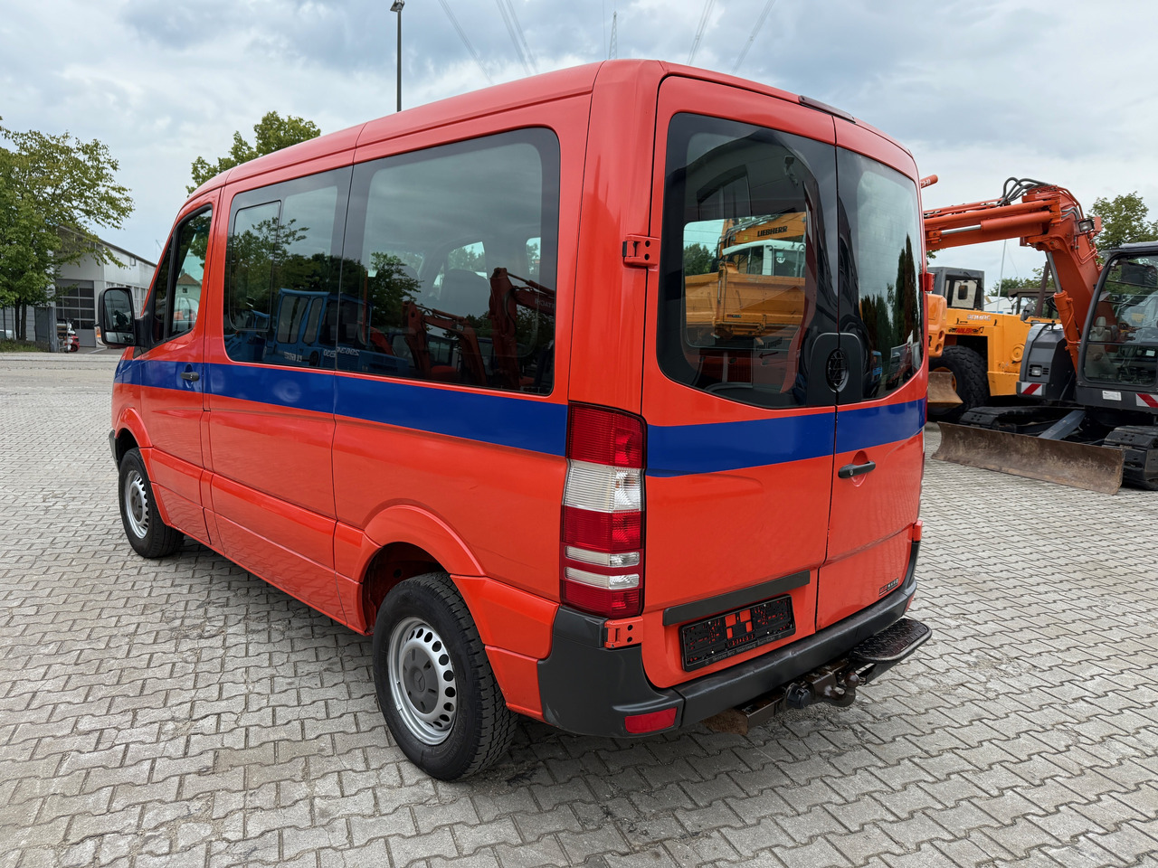 Mercedes-Benz 211 CDI Kombi AHK - Легковий автомобіль: фото 5 Mercedes-Benz 211 CDI Kombi AHK - Легковий автомобіль: фото 5