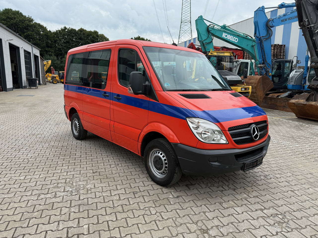 Mercedes-Benz 211 CDI Kombi AHK - Легковий автомобіль: фото 3 Mercedes-Benz 211 CDI Kombi AHK - Легковий автомобіль: фото 3