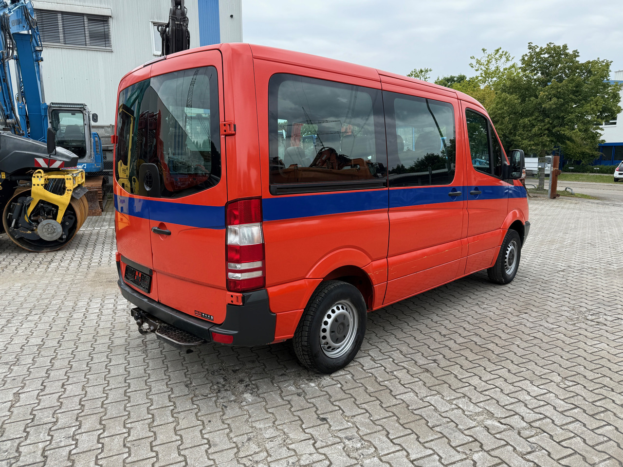 Mercedes-Benz 211 CDI Kombi AHK - Легковий автомобіль: фото 4 Mercedes-Benz 211 CDI Kombi AHK - Легковий автомобіль: фото 4