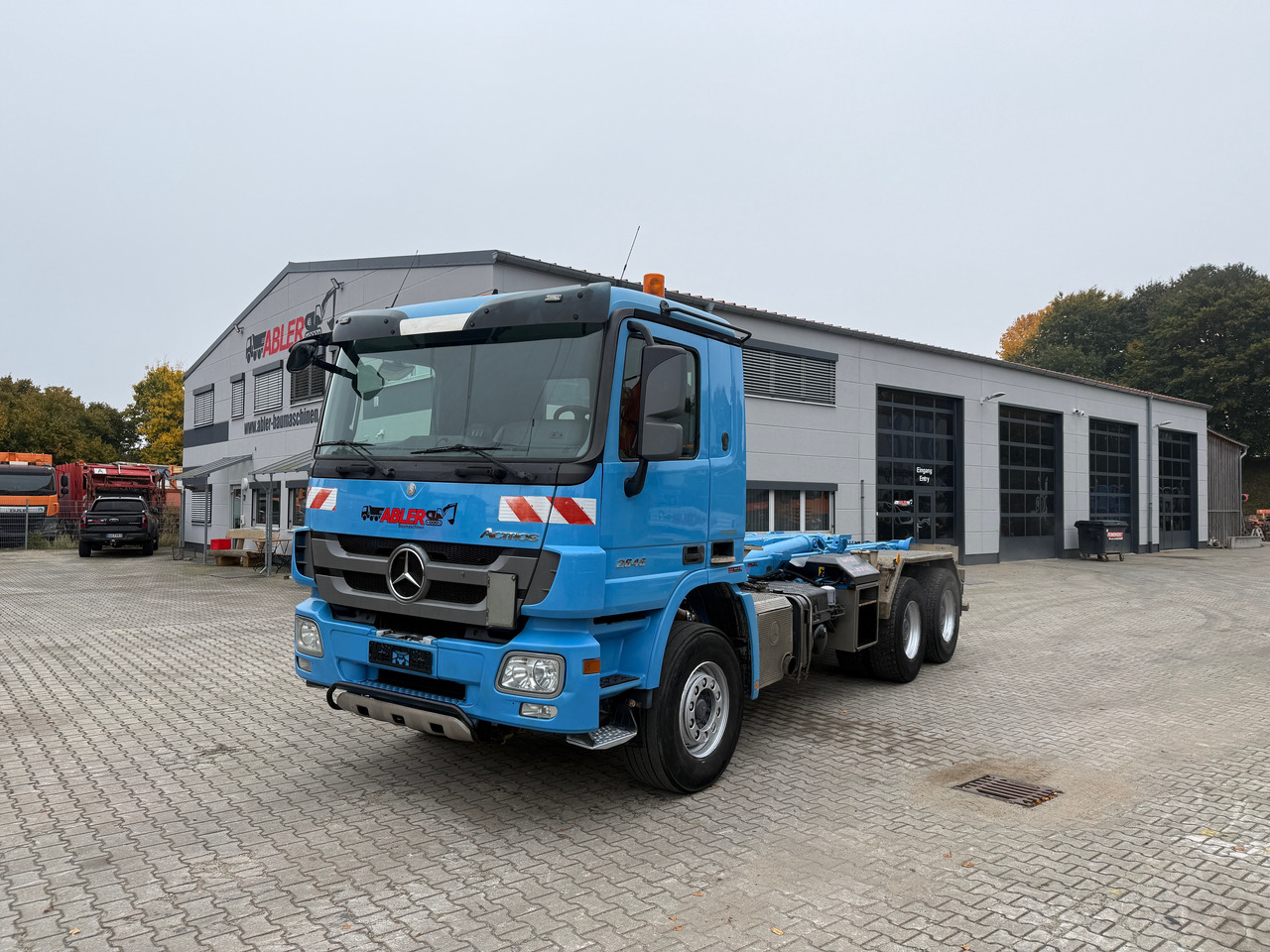 Mercedes-Benz 2646 Actros Abrollkipper Meiller AHK - Гаковий мультиліфт вантажівка: фото 2 Mercedes-Benz 2646 Actros Abrollkipper Meiller AHK - Гаковий мультиліфт вантажівка: фото 2