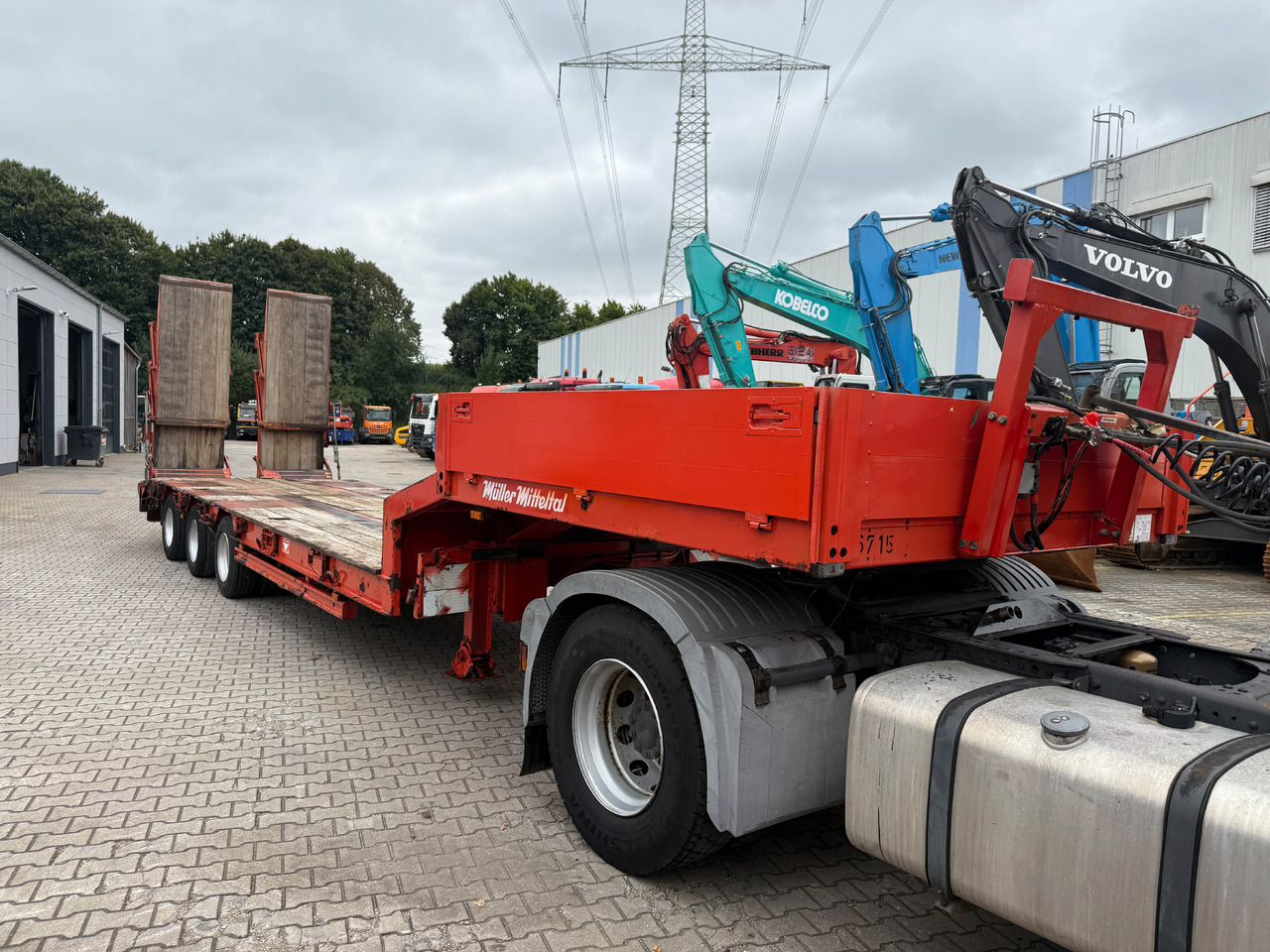 Müller Mitteltal TS3 Tieflader Auflieger mit hydr. Rampen - Низькорамна платформа напівпричіп: фото 3 Müller Mitteltal TS3 Tieflader Auflieger mit hydr. Rampen - Низькорамна платформа напівпричіп: фото 3