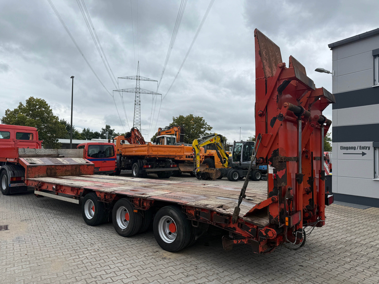 Müller Mitteltal TS3 Tieflader Auflieger mit hydr. Rampen - Низькорамна платформа напівпричіп: фото 5 Müller Mitteltal TS3 Tieflader Auflieger mit hydr. Rampen - Низькорамна платформа напівпричіп: фото 5