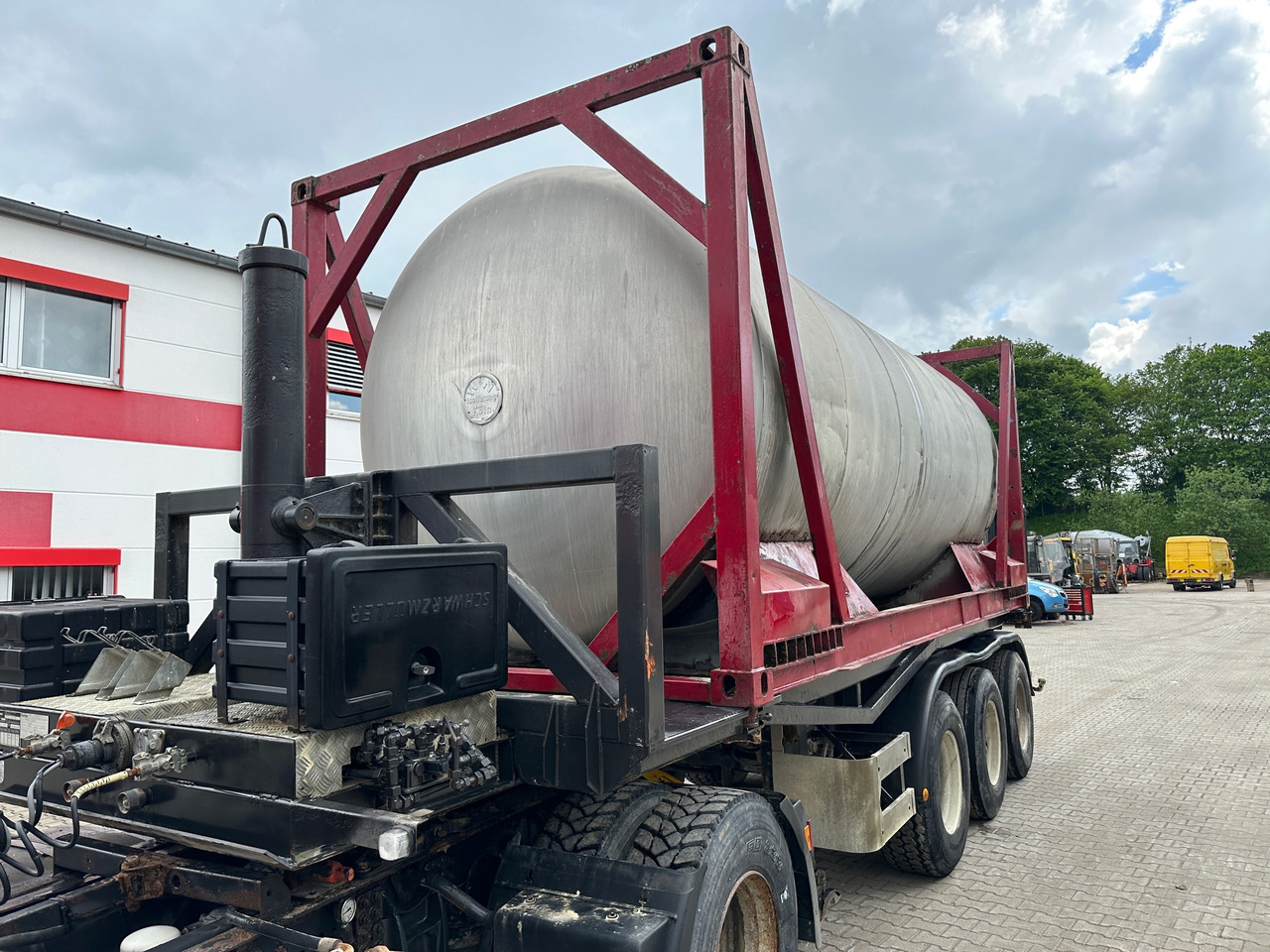 Schmidt CKSA 10/22-20 20 ft Containerkippchassis mit Lebensmitteltank - Самоскид напівпричіп: фото 3 Schmidt CKSA 10/22-20 20 ft Containerkippchassis mit Lebensmitteltank - Самоскид напівпричіп: фото 3